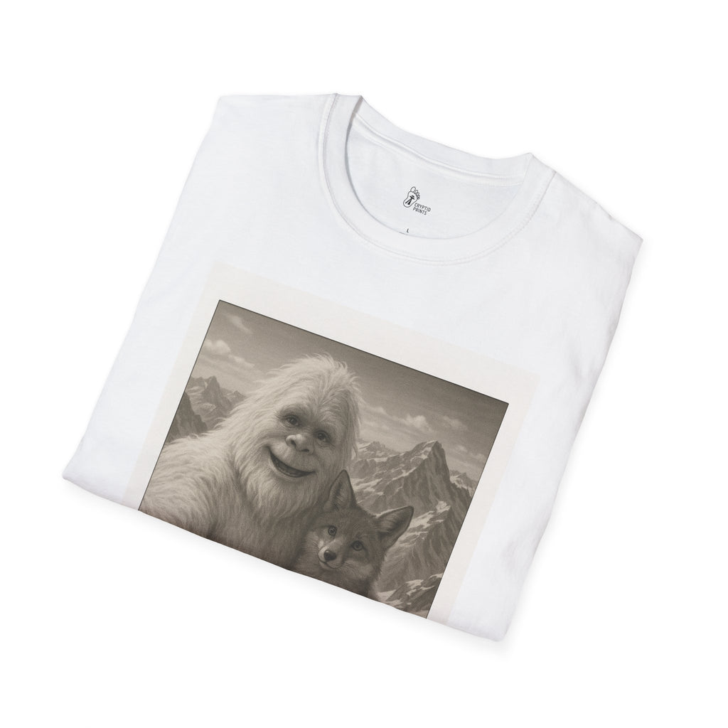 Yeti & Fox Mountain Adventure T-Shirt - Retro-Style Photo Design