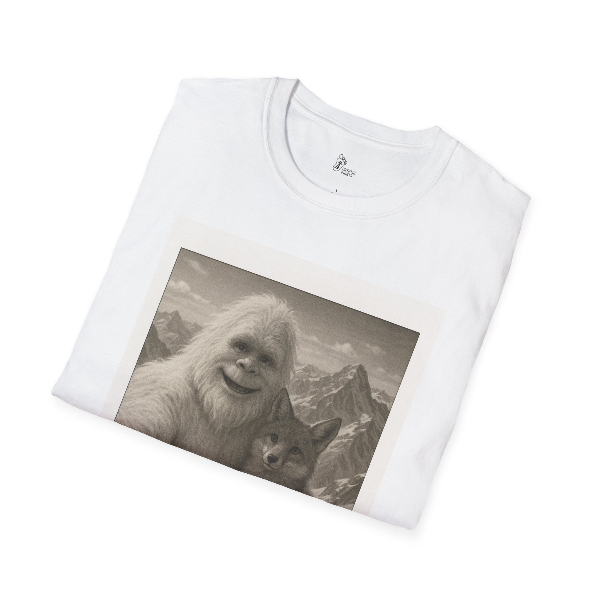 Yeti & Fox Mountain Adventure T-Shirt - Retro-Style Photo Design