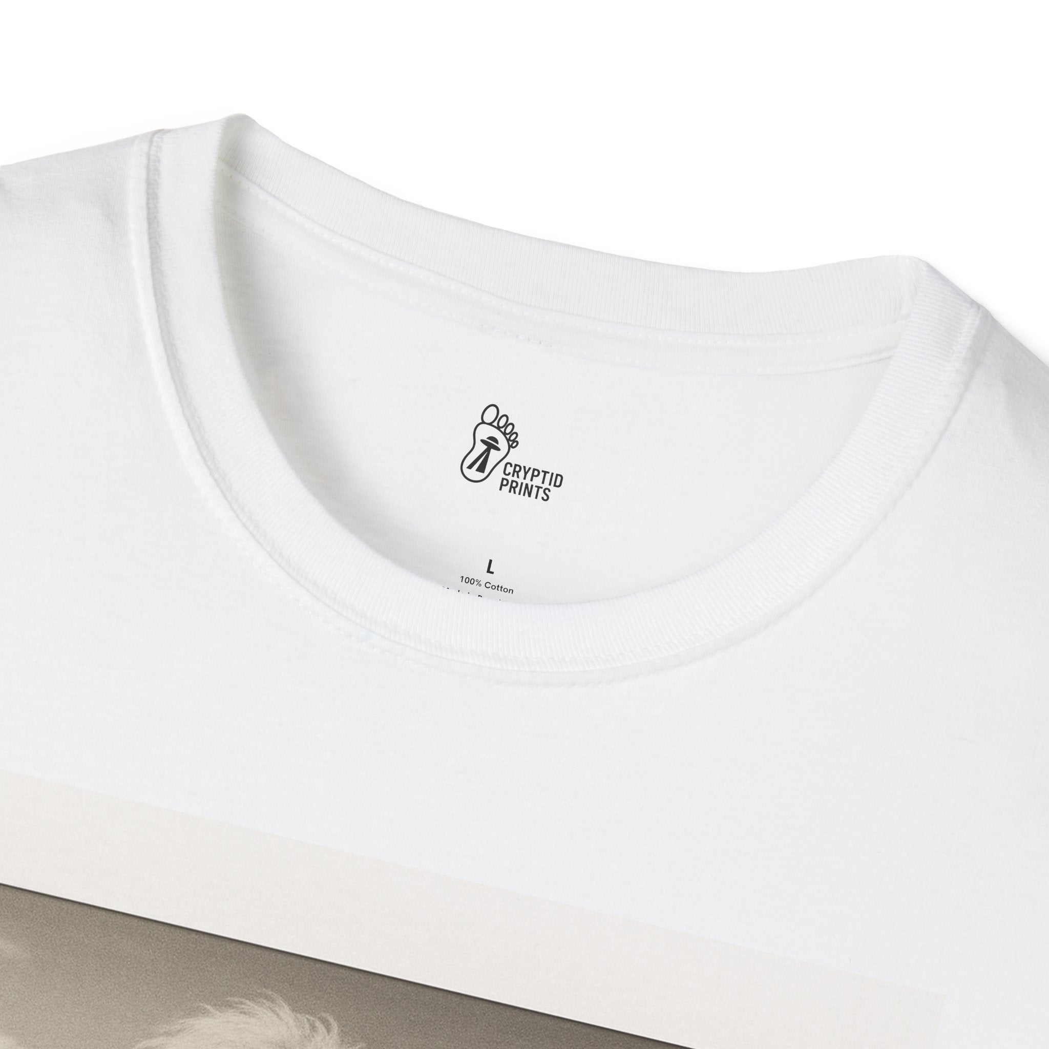 Yeti & Fox Mountain Adventure T-Shirt - Retro-Style Photo Design